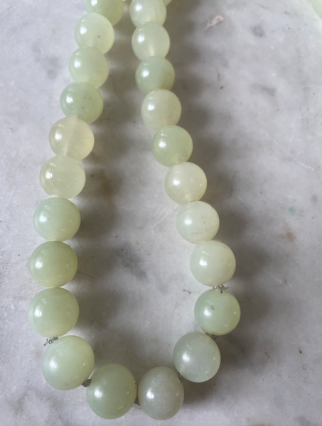 30" Vintage 1970s Celadon Jade Beaded Necklace