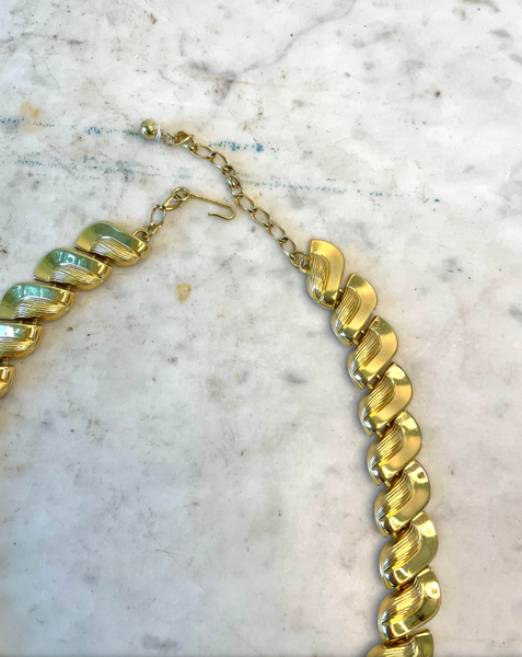 19" Vintage 1980s Gold Tone Glam Necklace
