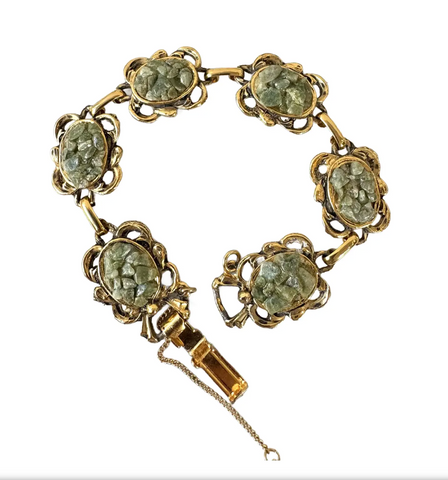 Vintage Jade Chip and Gold Tone Bracelet